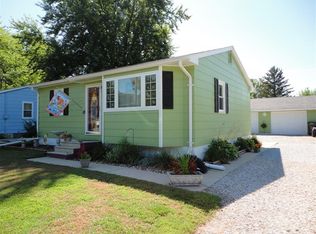 1357 Huntington Rd, Waterloo, IA 50701