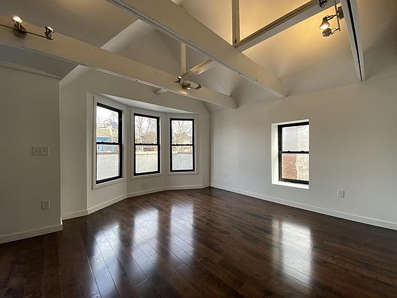 4th image of 4818 Baltimore Ave #3