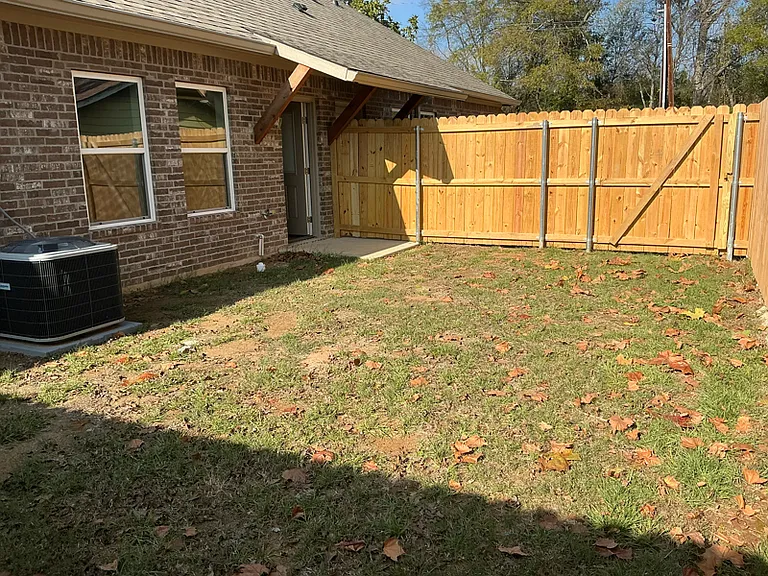 2602 Seaton St — Photo 25