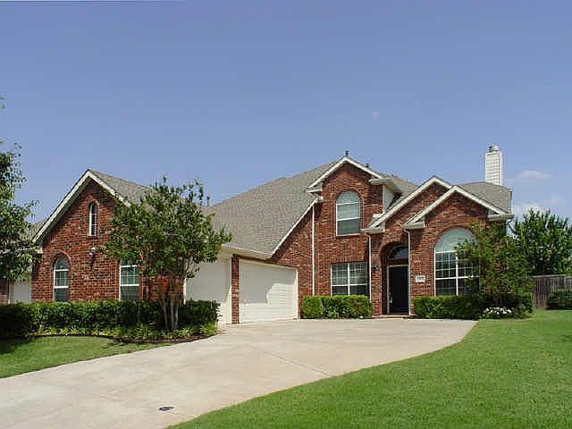 1st image of 2413 Warwick Cir
