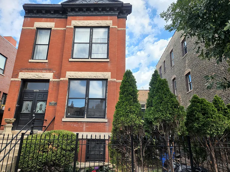 2324 W Armitage Ave #G — Photo 2