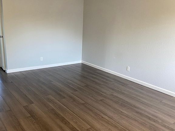 2nd image of 1119 Shirley Dr APT 2
