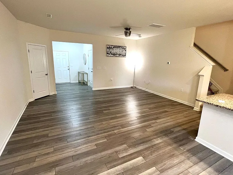 243 Lafferty St — Photo 3