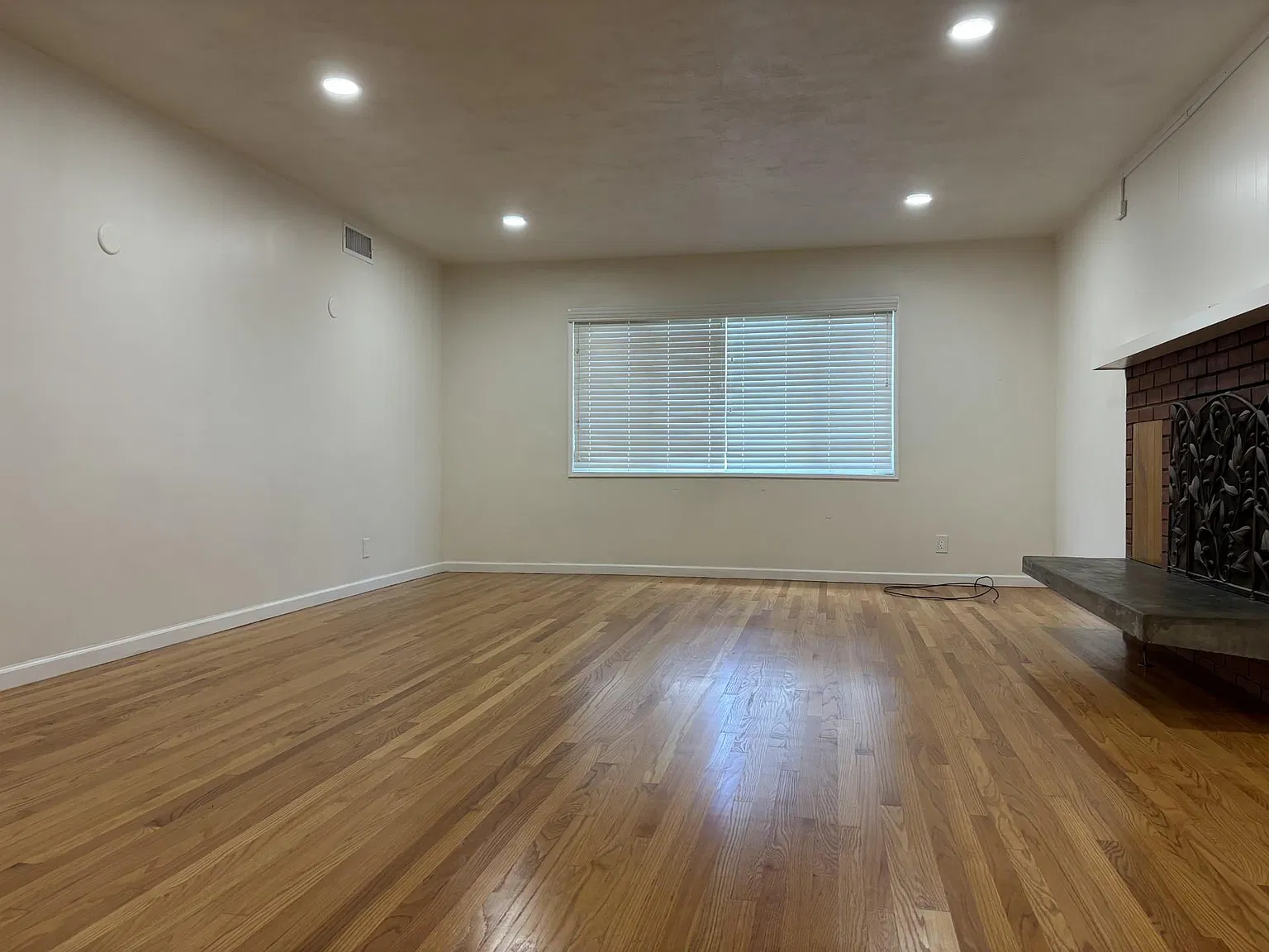 3 bed, 1700 sqft, $3,700 — Photo 3