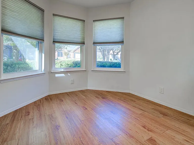 13113 Rochester Ln — Photo 10