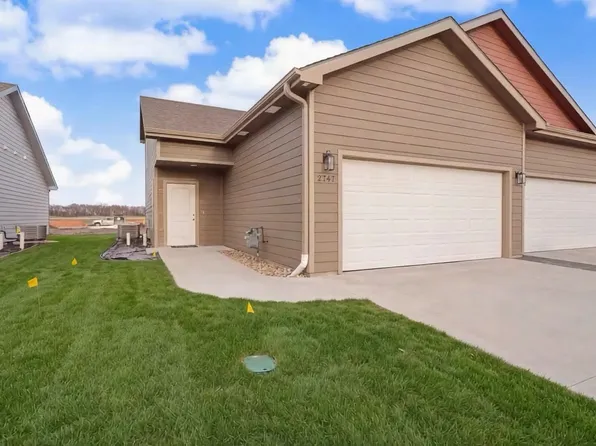 2747 Amelia Ln, Salina, KS 67401