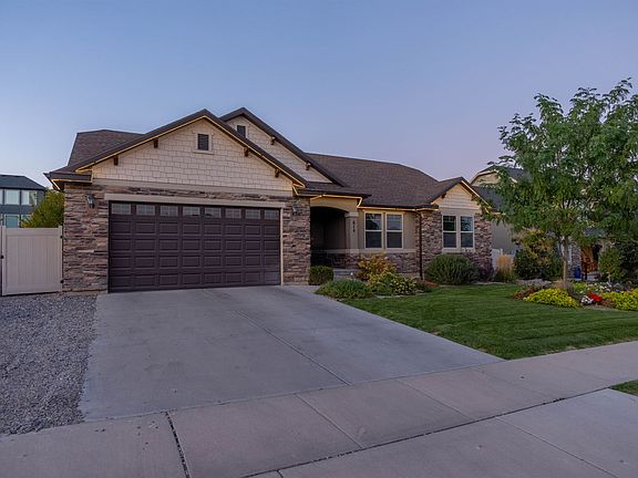 5th image of 614 W Sidney Ln