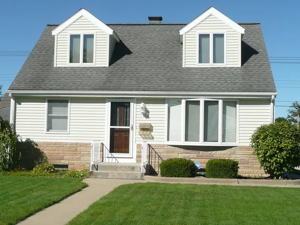 2204 Milburn Blvd, Mishawaka, IN 46544