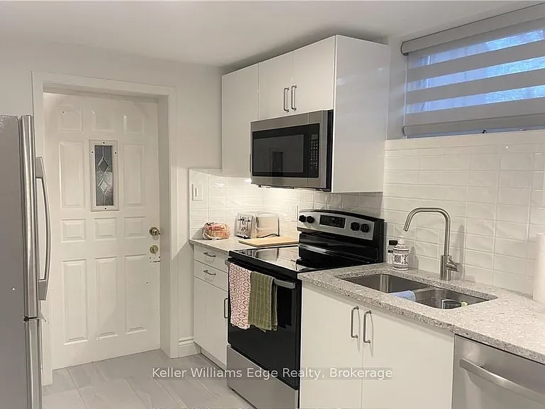 1023 Robarts Rd — Photo 1