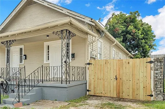 2 bed, 1.0 bath, 840 sqft, $1,300 — Photo 3
