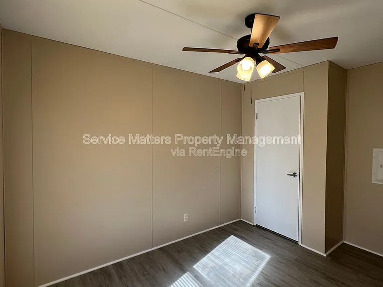 4825 Douglas Dr — Photo 9