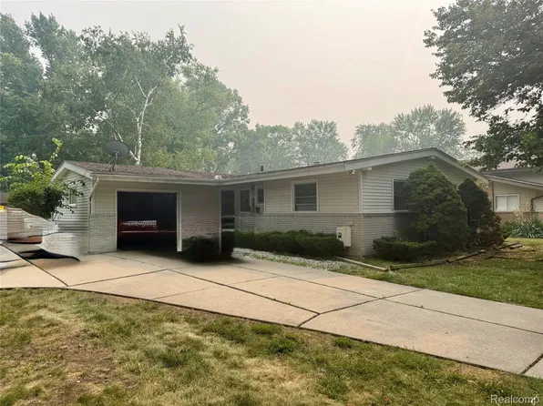 19007 Webster Ave, Southfield, MI 48076