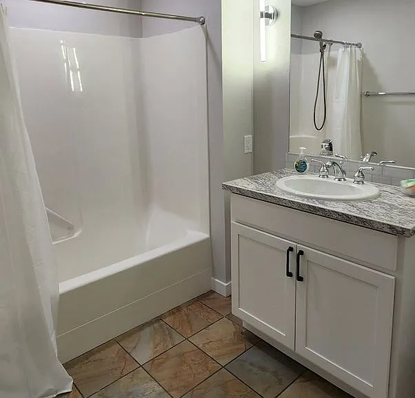 2220 W Woodin Ave #105 — Photo 11