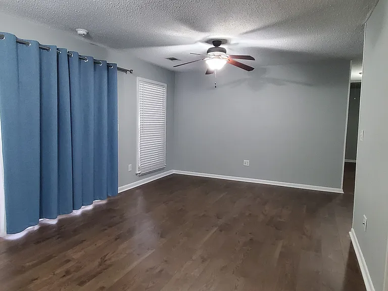 1994 Pulaski Dr — Photo 2
