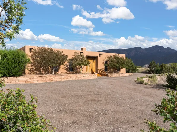 1 Sky Mountain Rd, Placitas, NM 87043