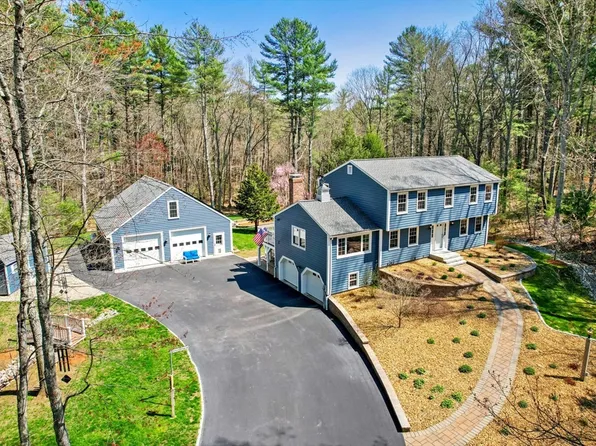 22 Cider Mill Ln, Upton, MA 01568