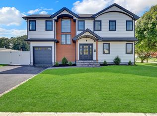 1370 Noel Court, Merrick, NY 11566