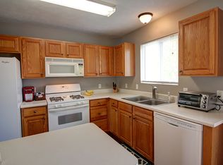 17820 Josephine St, Omaha, NE 68136