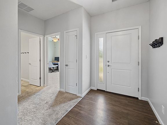 3rd image of 2612 Glastonbury Way