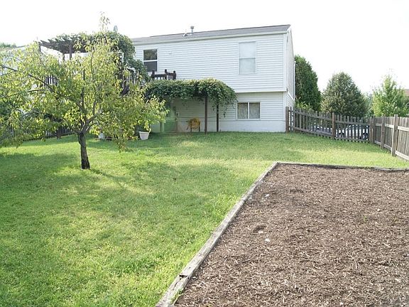 3rd image of 5243 Aurora Dr