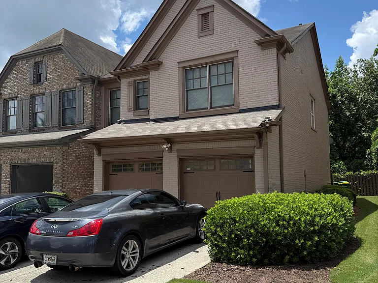 4910 Berkeley Oak Cir — Photo 1