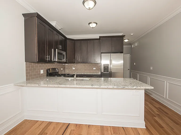 2346 W Grand Ave #1S — Photo 3