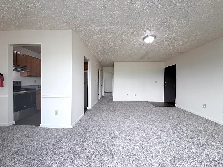 401 East Rd #6 — Photo 3