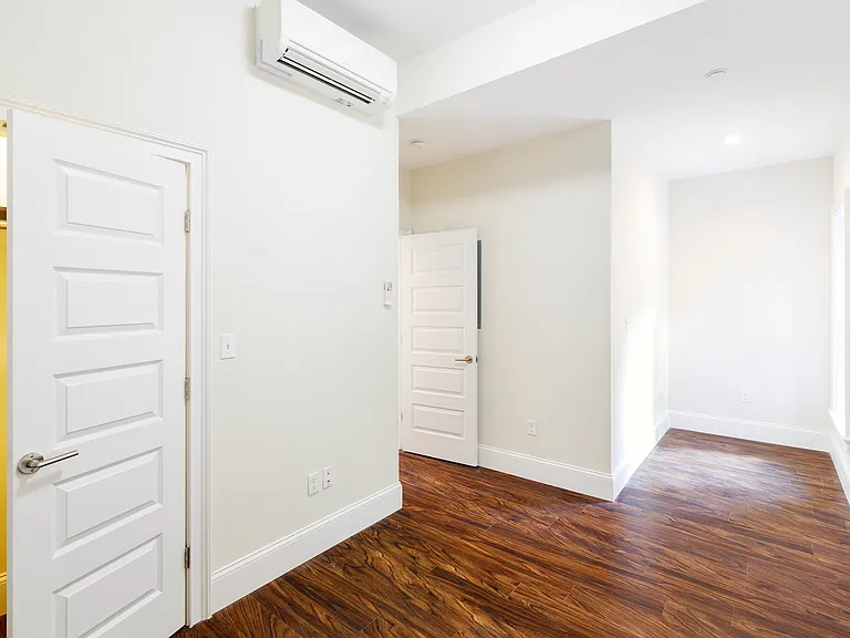 1902 Washington St #7X — Photo 11