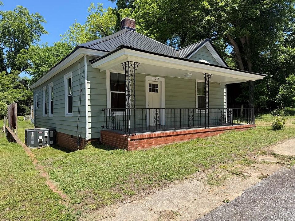1st image of 102 Bowie St