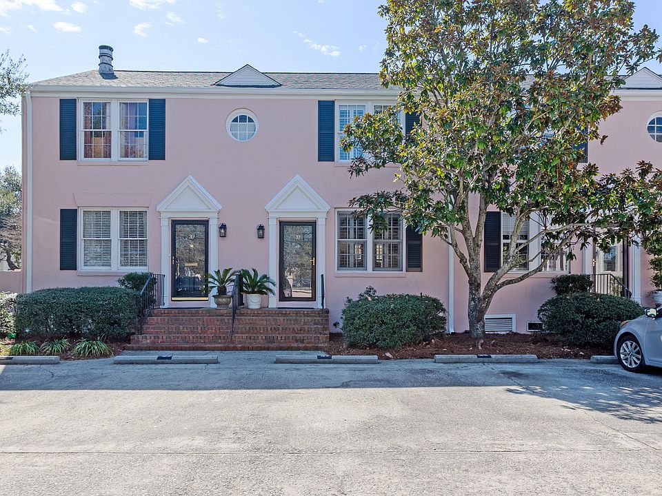 Parking Right in front of your townhouse