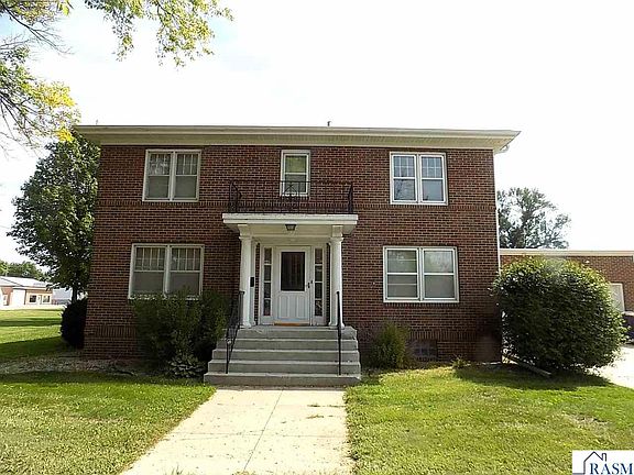 2nd image of 440 6th St