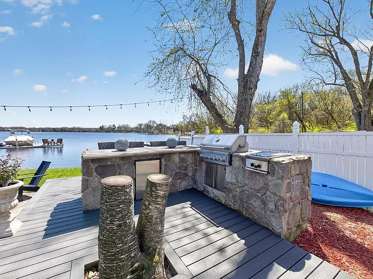 3341 Newton Rd — Photo 3