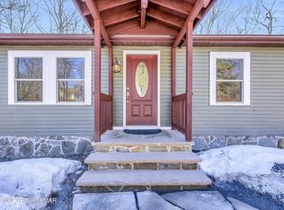 9894 Breezeway Ter, Tobyhanna, PA 18466