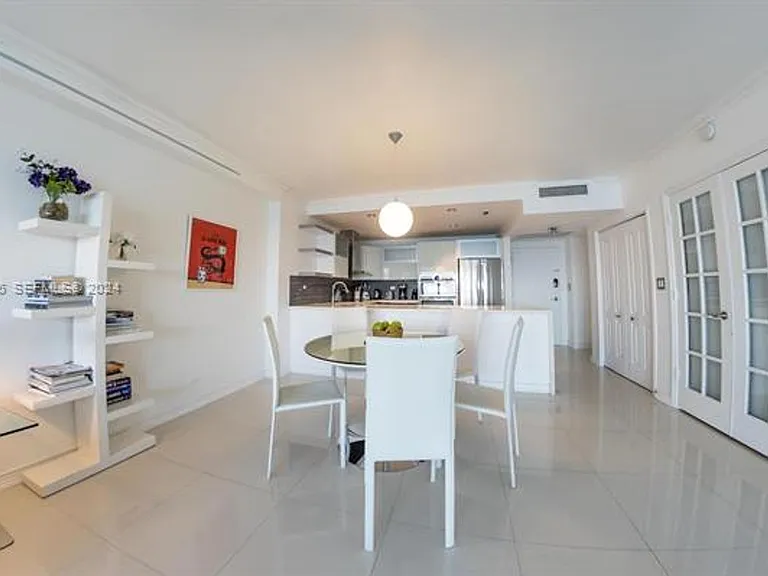 5601 Collins Ave #1206 — Photo 5