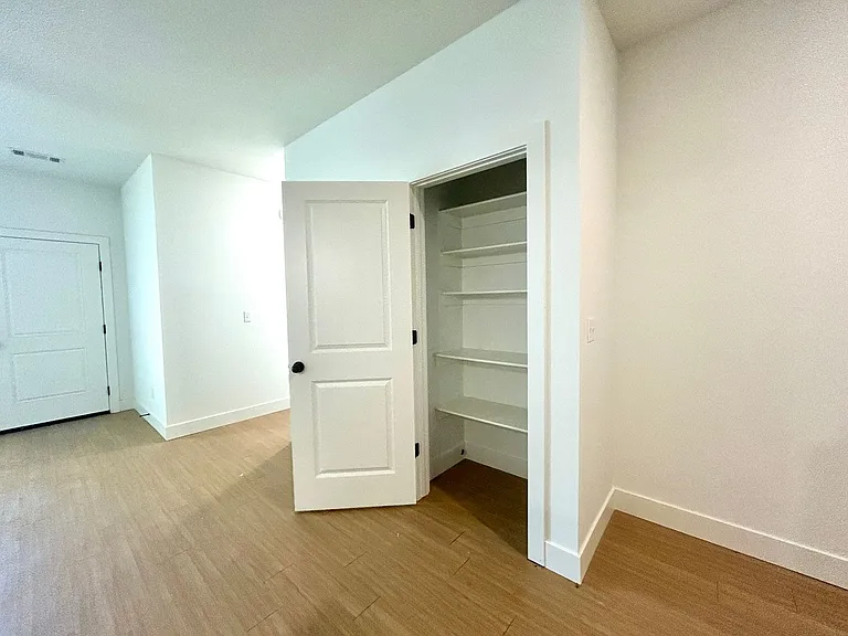 1800 Riverview Drive — Photo 6
