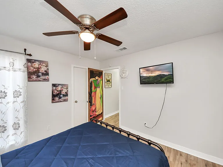15715 Creekhaven Dr — Photo 10