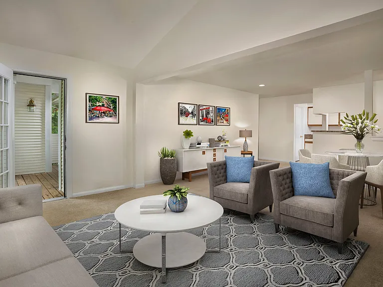 Seneca Club Apartments — Photo 1