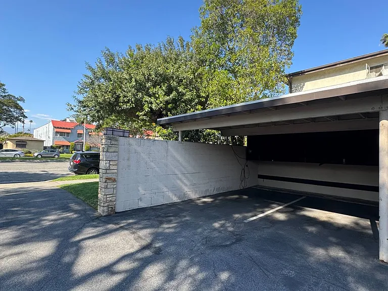 1717 Huntington Dr #7 — Photo 21