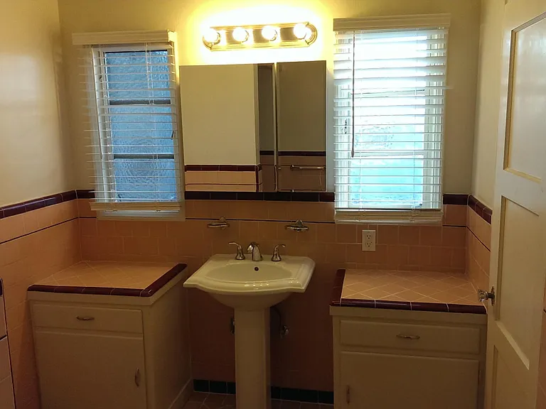 1226 S Longwood Ave #1226 — Photo 36