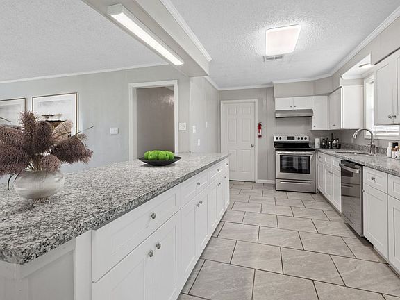 4th image of 324 Cedar Ln