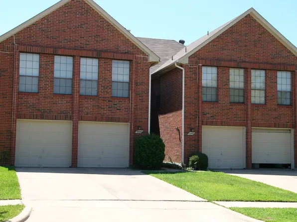 1207 W Hudgins St, Grapevine, TX 76051