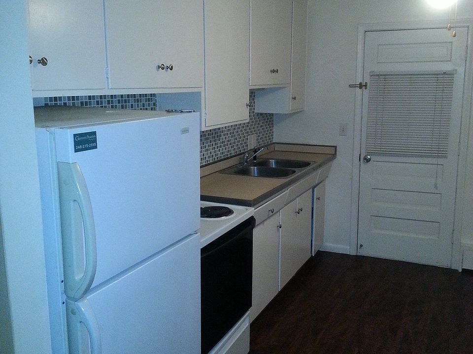 2nd image of 3726 Hunter Ave #0