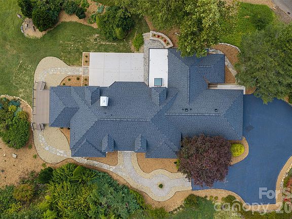 3rd image of 5 Meadow Ridge Dr