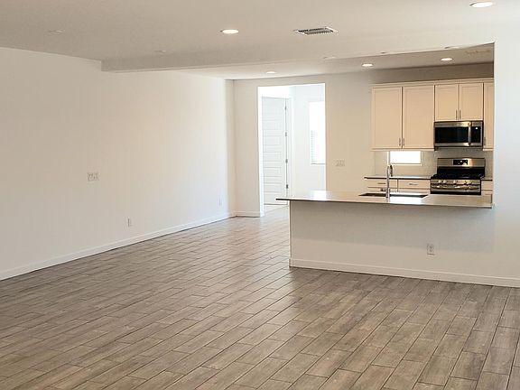 2nd image of 2597 N Casa Grande Ave