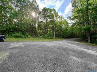 Woodfern Dr, Scottsboro, AL 35768
