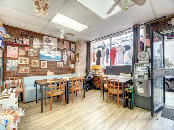 991 Broadway image 4 of 22