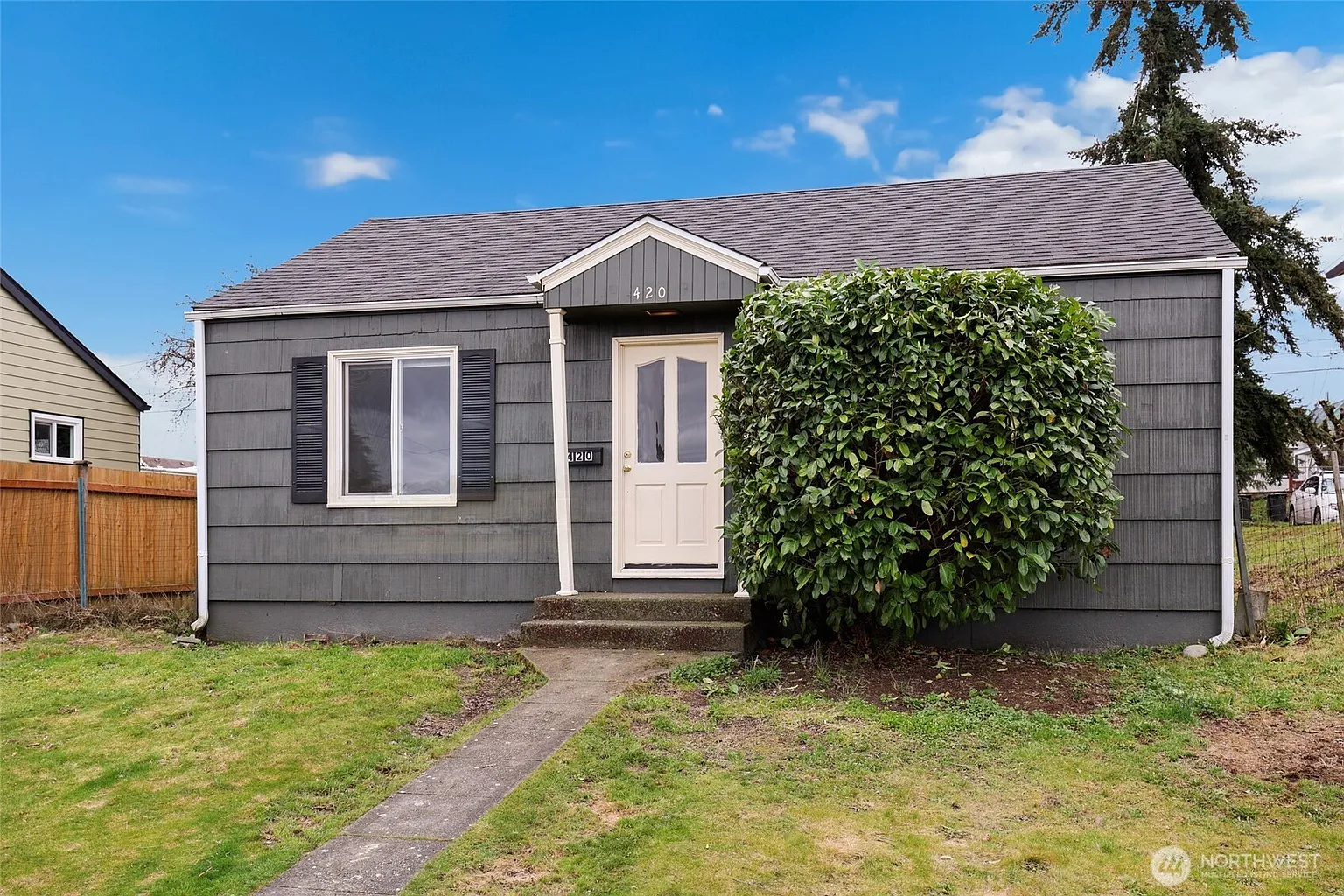 420 E Wright Avenue photo 1