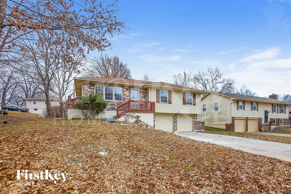 Building Photo - 7625 NW Milrey Dr