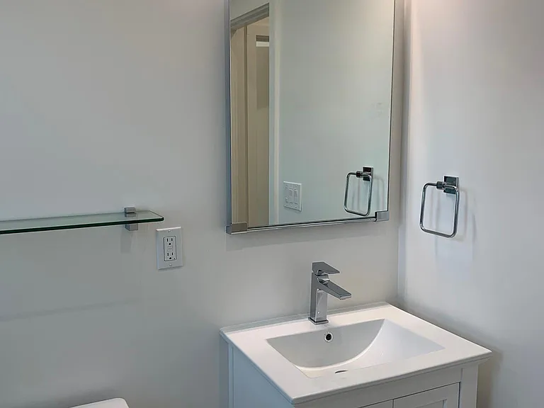 288 27th St #4 — Photo 7