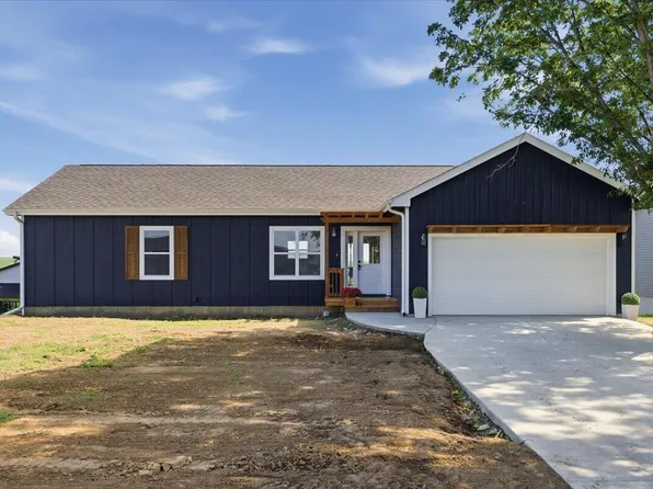 110 Circle Dr, Minden, IA 51553